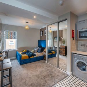 6 Bed 3 Studio all Ensuite HMO - Photo 3