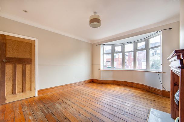 2 bed flat to rent in Ferndene Grove, High Heaton, NE7 - Photo 1