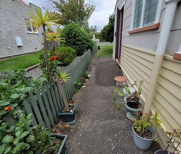 2 Bed Unit in Parkvale - Air Conditioning - Photo 4