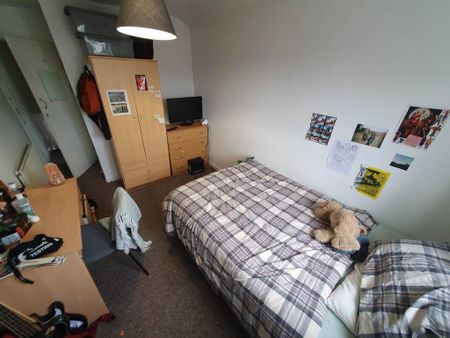 6 bedroom house to rent - Photo 2