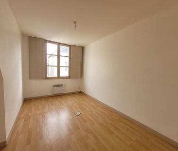 Location Appartement 3 pièces 82m² SABLE SUR SARTHE 72300 - Photo 3