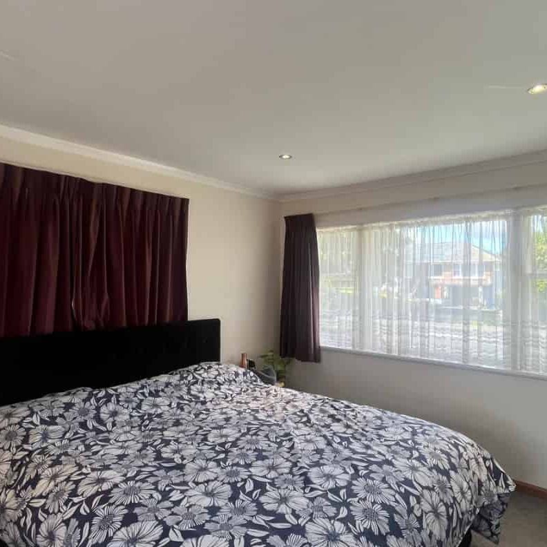 Spacious Three Bedroom Property in New Lynn - Photo 1