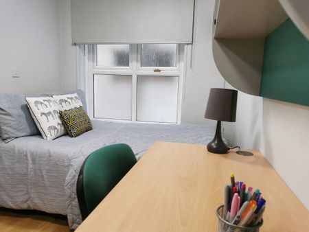 1 bedroom in a house share to rent - Photo 5