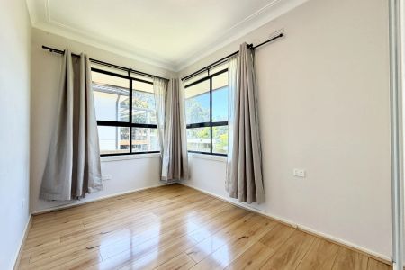 Fully Renovated Home in Peaceful Position Near Station & Shops - Photo 3