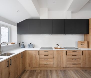 8 Bed Terraced House, Downend Road, BS16 - Photo 5