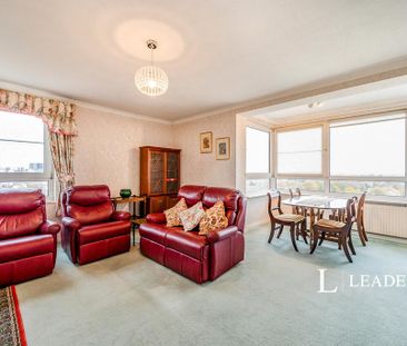 2 bedroom flat to rent - Photo 2