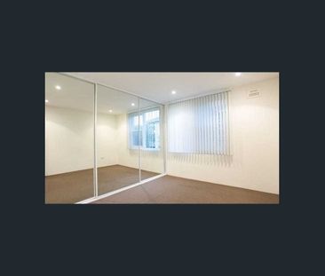 Coastal living in the heart of Dee Why - Photo 2