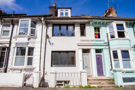 4 bedroom apartment to rent - Photo 3