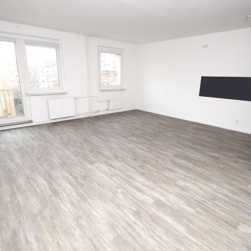 3-Zimmer-Wohnung, Bad mit Badewanne, frisch saniert - Photo 1