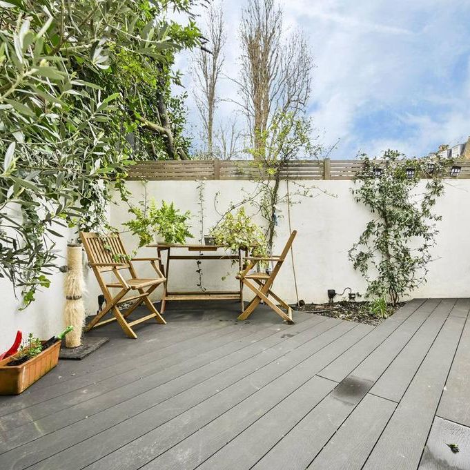 2 bedroom flat to rent - Photo 1