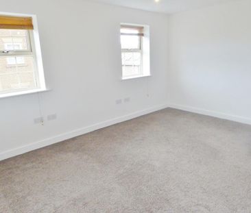 2 Bedroom End Terraced House To Rent - Photo 2