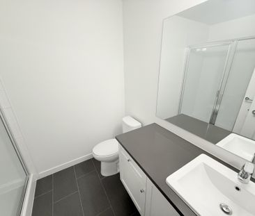 Bright and Brand New Corner Jr One Bedroom in Fleetwood - Photo 5