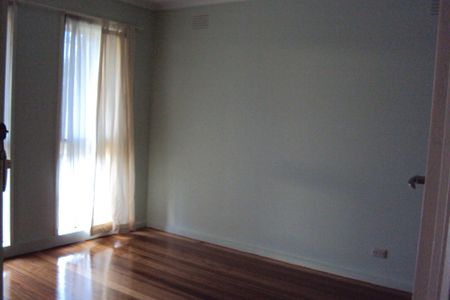 29 Driftwood Drive, Glen Waverley - Photo 2