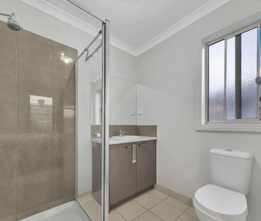 Modern Stunning Family Home! - Photo 3