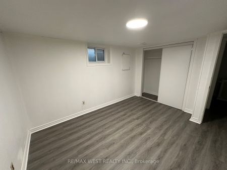 For Lease - 26 Walter Avenue Unit# Lower, Newmarket, Ontario - Photo 4