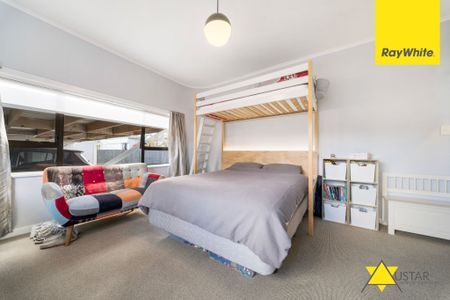 Versatile Living in the Heart of Onehunga - Photo 3