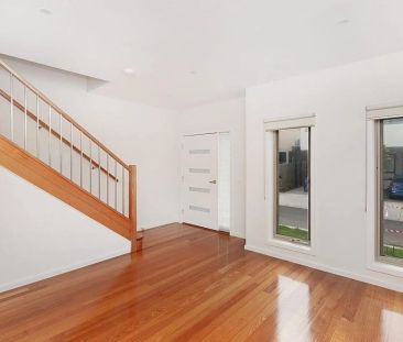 Contemporary Townhouse in Convenient Location - Photo 5