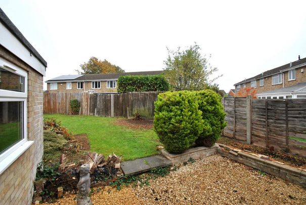 3 bedroom semi-detached house to rent - Photo 1