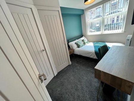 5 bedroom house of multiple occupation to rent - Photo 2