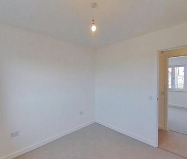 3 bedroom end of terrace house to rent - Photo 4