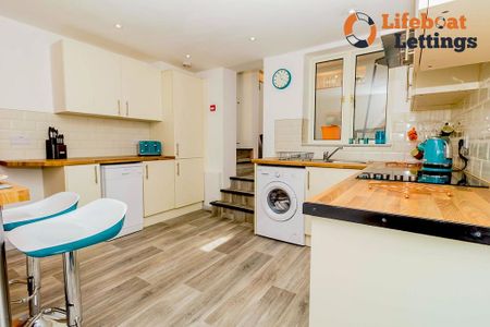 1 bedroom in a house share to rent - Photo 5