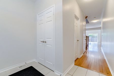 For Lease - 160 Gentile Circle, Vaughan, Ontario - Photo 2