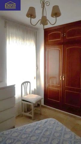 Apartamento de alquiler en Ciudad Jardín - Zoco - Photo 2