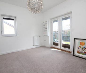 3 bedroom end of terrace house to rent - Photo 3