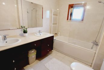 T2 for rent, next to the Glicínias Shopping Center, Aveiro.