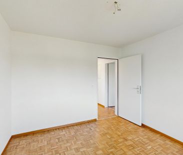 Modern wohnen in Schwerzenbach – frisch saniert & bestens angebunden! - Photo 4