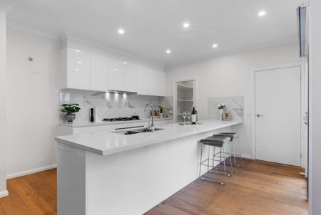 A Masterclass in Modern Family Luxury - Photo 3