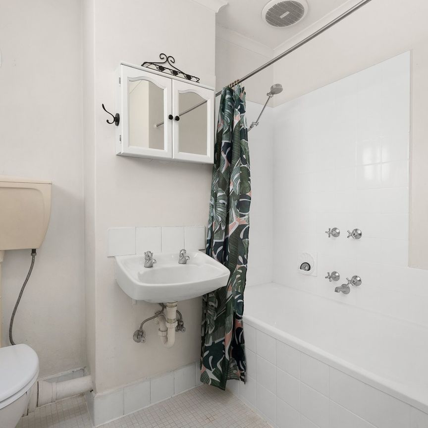 Neat and Tidy Apartment - Photo 1