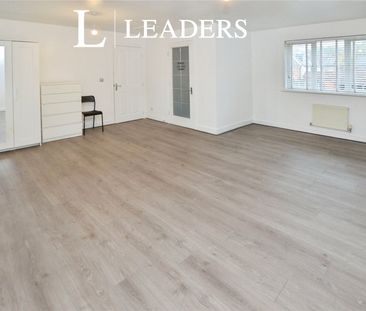 3 bedroom house to rent William Harris Way, Colchester, Essex, CO2 - Photo 4