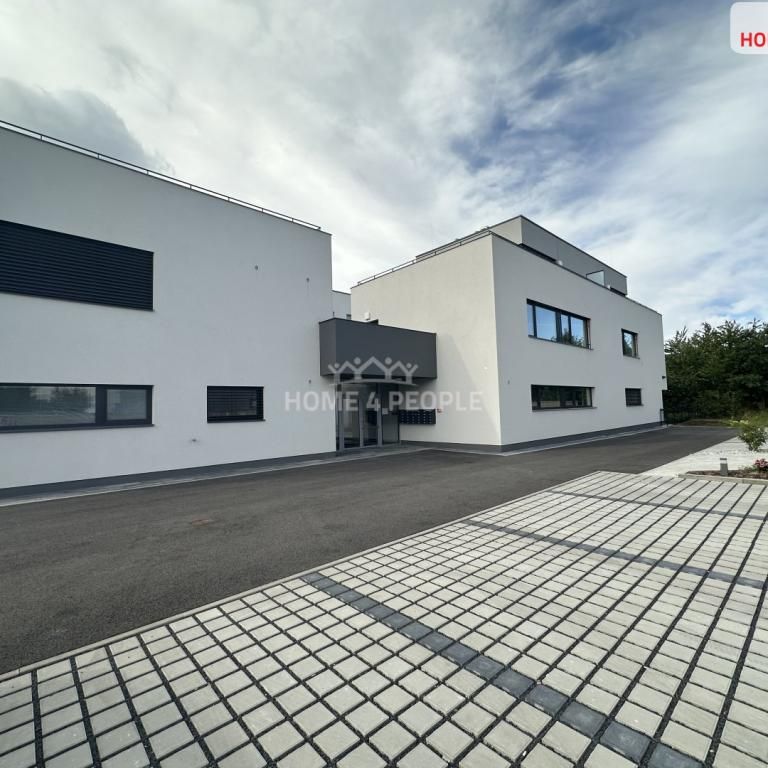 Pronájem bytu 1+kk 35 m2 - Fotografie 1