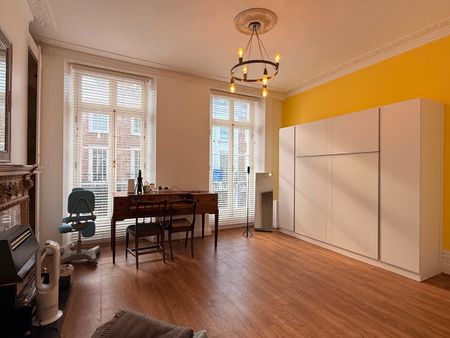 Studio Flat, Beauchamp Place, SW3 - Photo 2