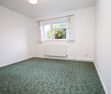 3 bedroom detached bungalow to rent - Photo 5