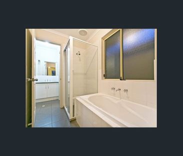 MODERN LIVING - Photo 4