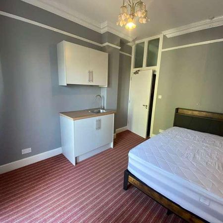 Bushey Grove Road Bushey, WD23 - Photo 3