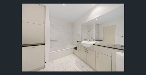 8/1 Creswells Row, Hobart, Tas 7000 - Photo 1