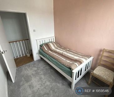 3 bedroom terraced house to rent - Photo 4