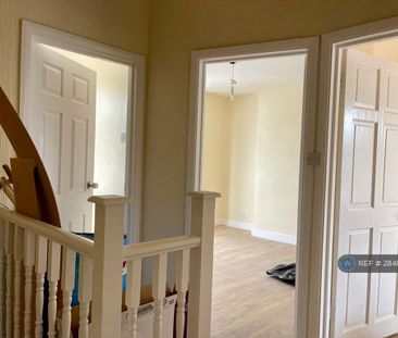 3 bedroom maisonette to rent - Photo 5