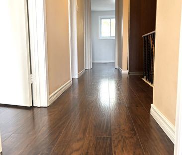 For Lease - 3025 Cedarglen Gate Unit# 63, Mississauga, Ontario - Photo 4