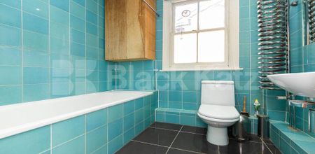 Stunning split level two bed with balcony and period features. - Photo 5