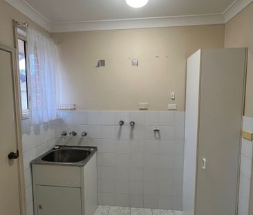 3 Bedroom villa with gas cooking & tiled living areas - Photo 2