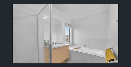 Spacious Double Storey - 4 Bedroom Family Home - Photo 3