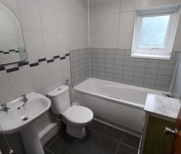 2 bedroom semi-detached house to rent - Photo 6