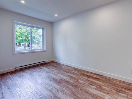 9390 Av. De Chateaubriand - Photo 2