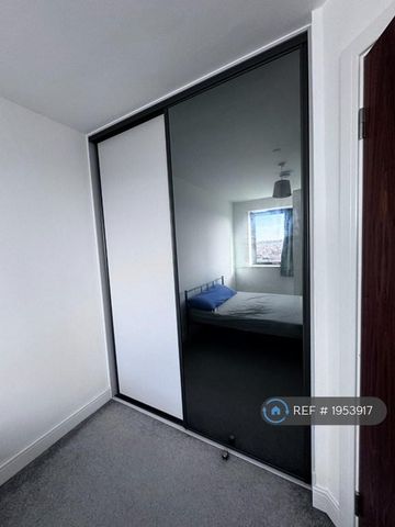 2 bedroom flat to rent - Photo 4