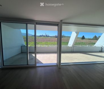 Moderne 4.5-Zimmerwohnung mit Weitsicht und grosser Terrasse - Photo 1