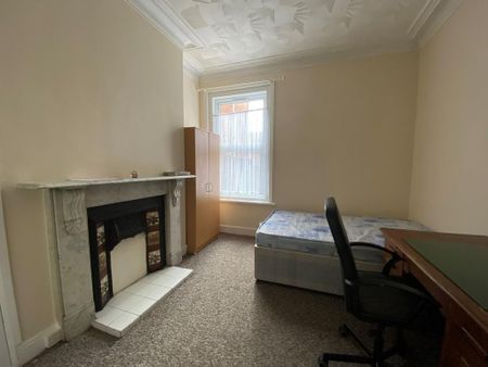 5 bedroom terraced house to rent - Photo 4